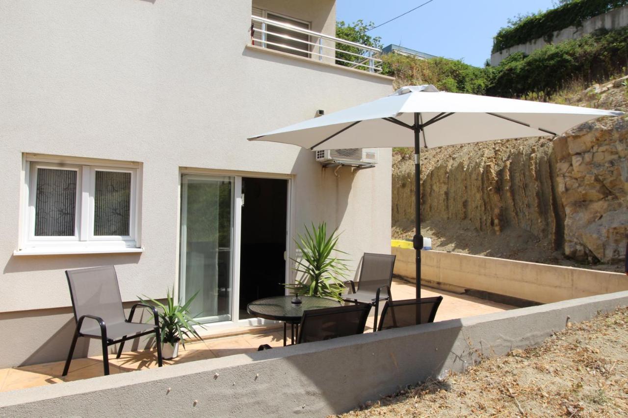 Macadamia apartment with garage parking Split Bagian luar foto