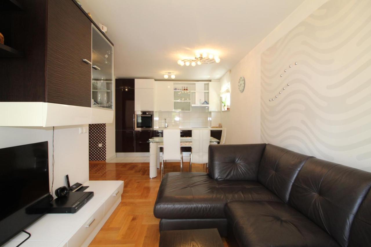 Macadamia apartment with garage parking Split Bagian luar foto