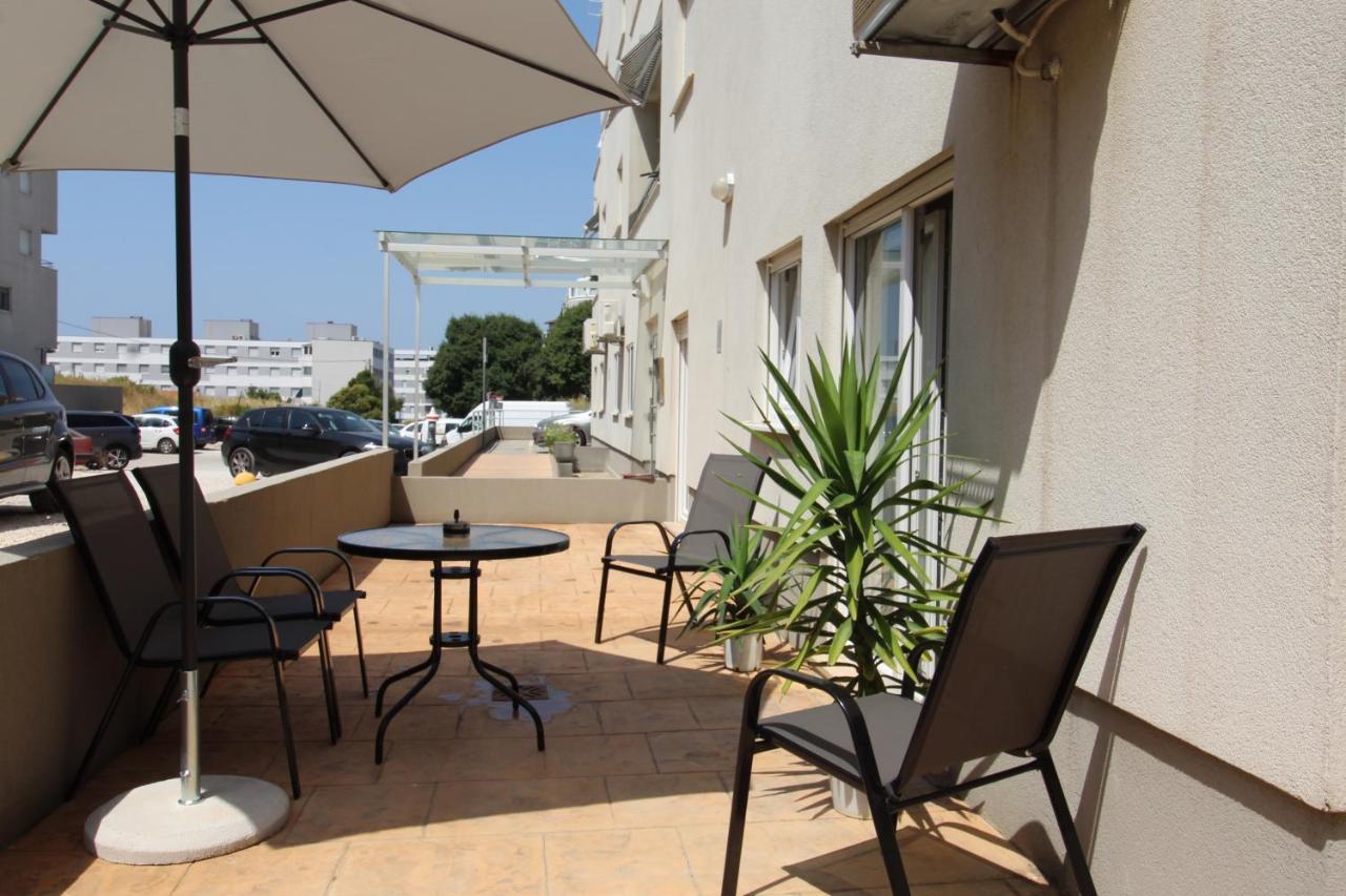 Macadamia apartment with garage parking Split Bagian luar foto