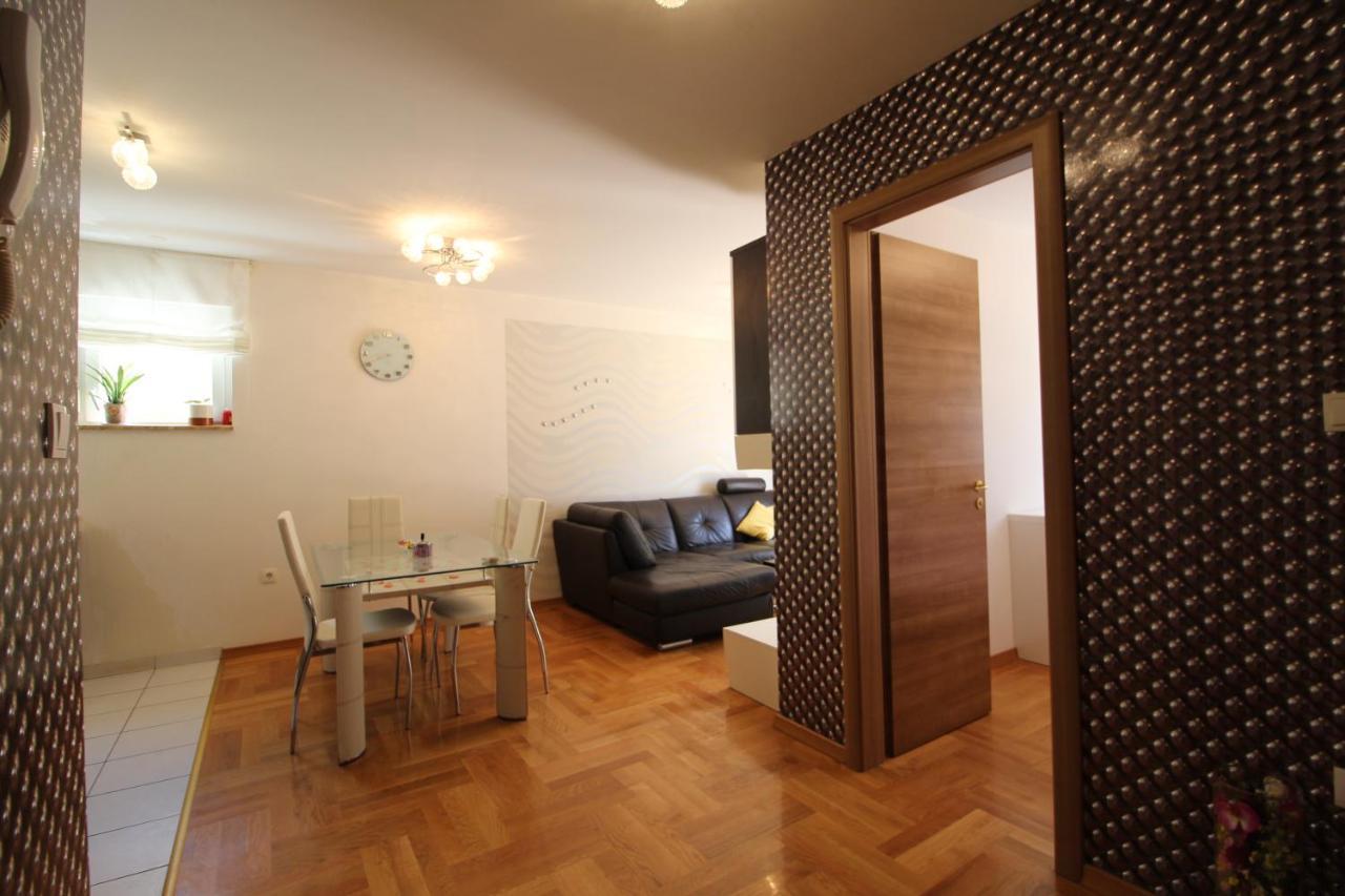 Macadamia apartment with garage parking Split Bagian luar foto