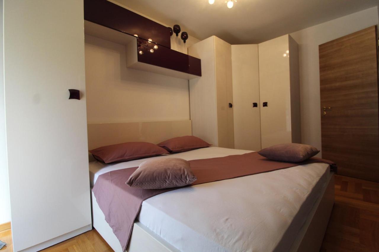 Macadamia apartment with garage parking Split Bagian luar foto